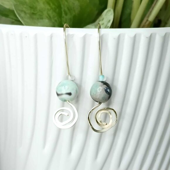 Hammered Dyed Agate Crystal Beaded Dangle Earrings, Boho Chic Gemstone Jewelry - Picture 4 of 6